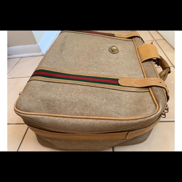 Vintage Gucci carry on luxurious luggage - Picture 2 of 7